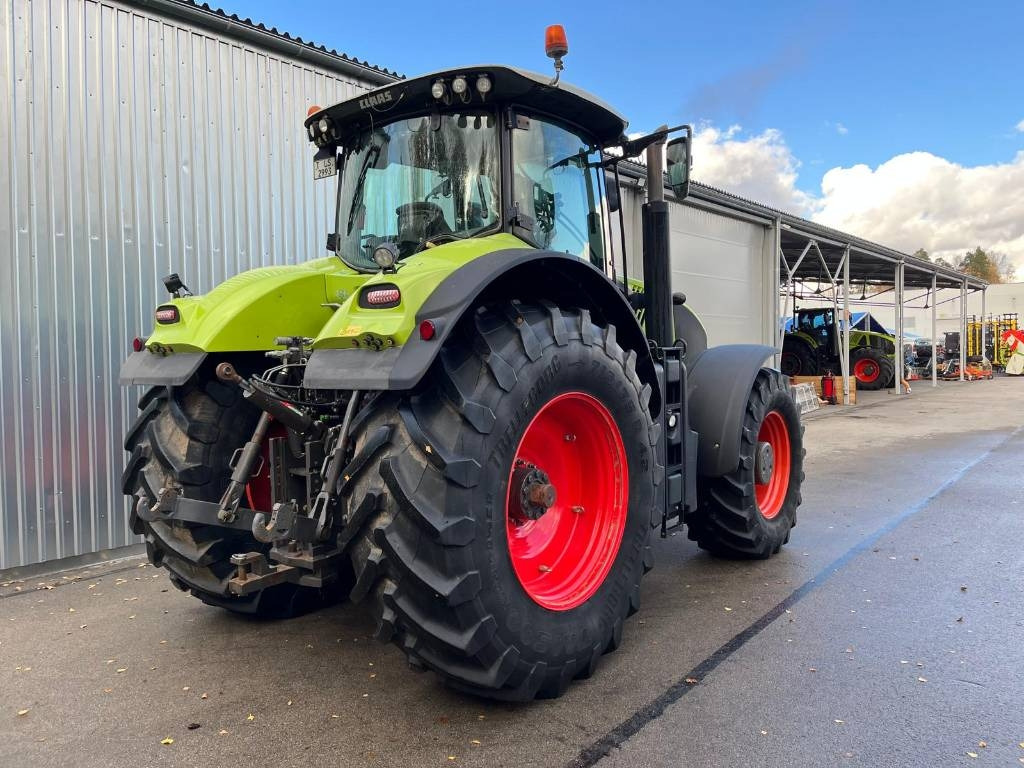 Tracteur agricole Claas Axion 950