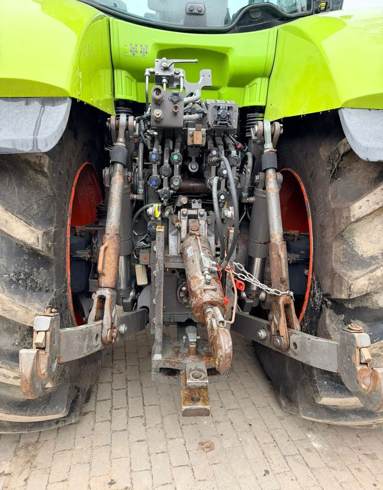 Tracteur agricole Claas Axion 950