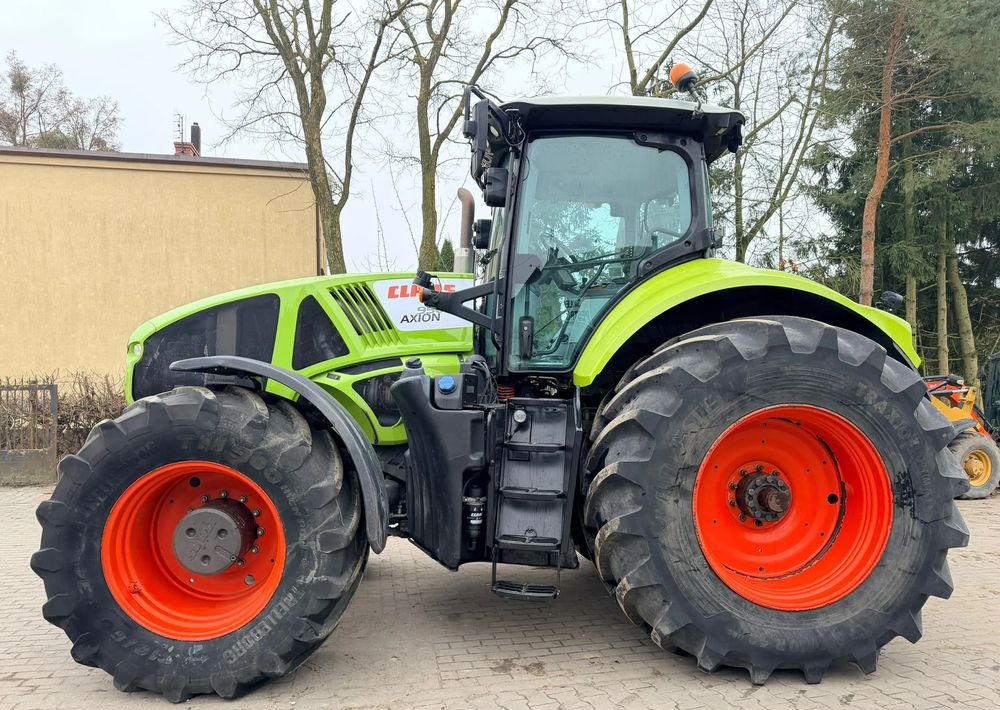 Tracteur agricole Claas Axion 950