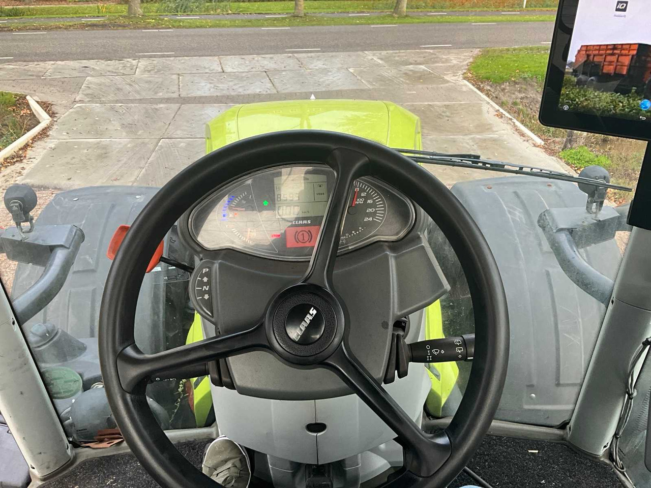 Tracteur agricole Claas Axion 950 C-matic