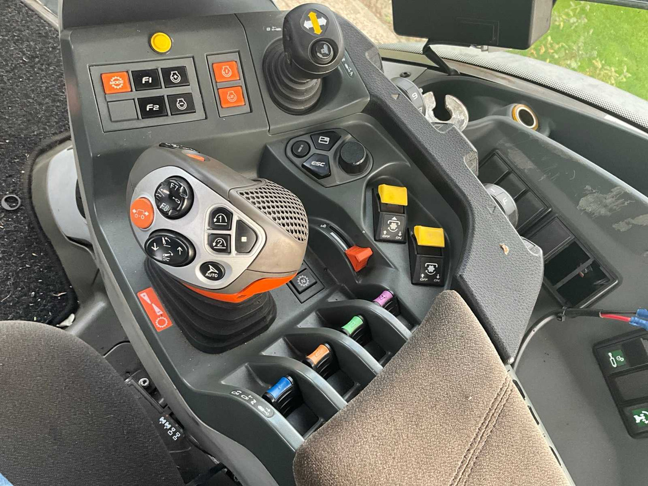 Tracteur agricole Claas Axion 950 C-matic