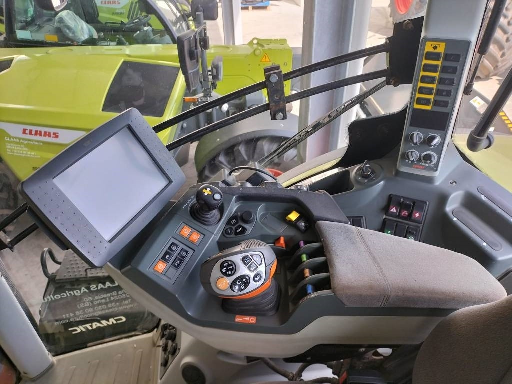 Tracteur agricole Claas Axion 950 Cmatic