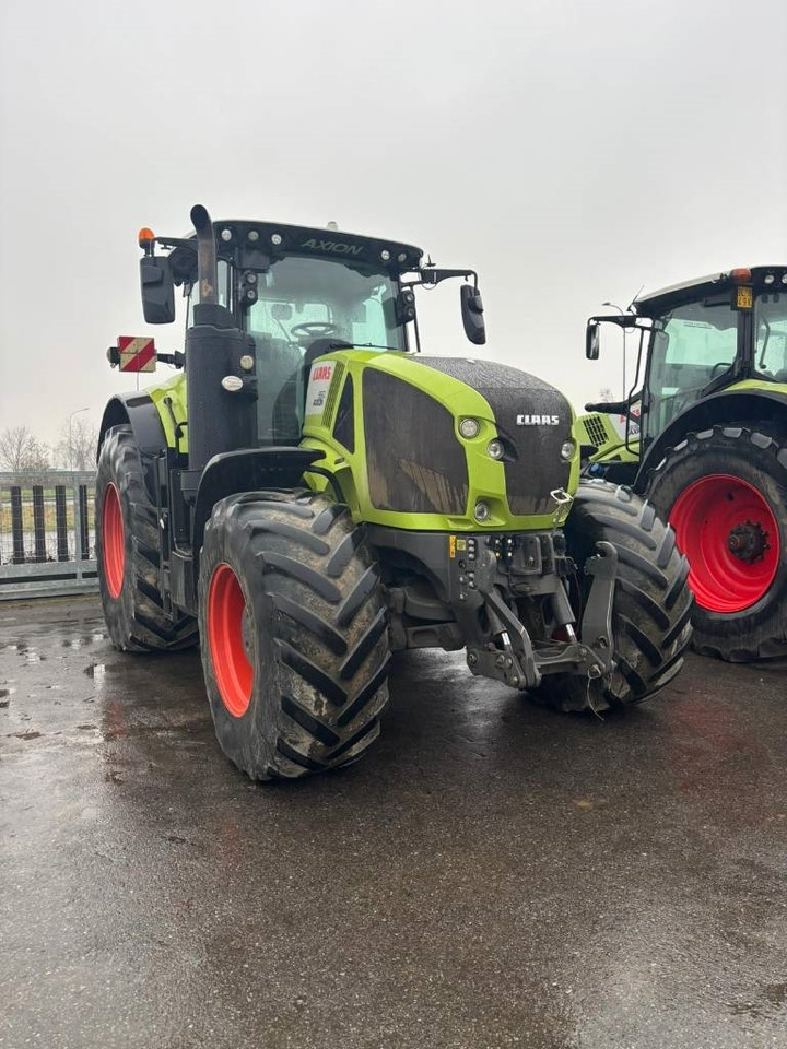 Tracteur agricole Claas Axion 950 Cmatic
