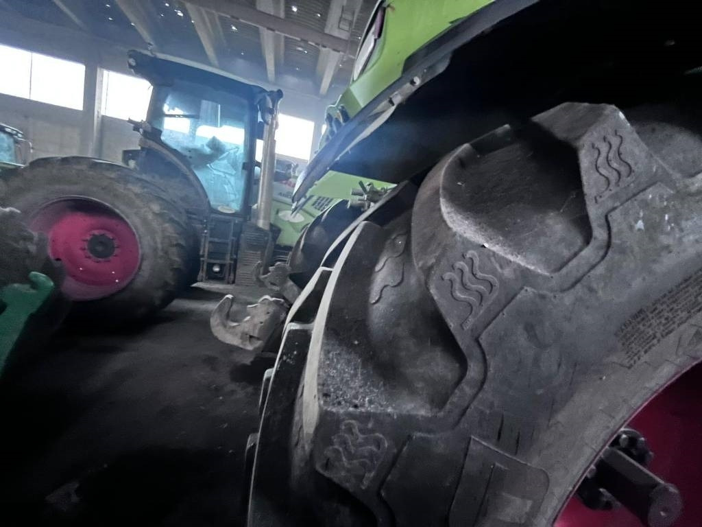 Tracteur agricole Claas Axion 950 Cmatic