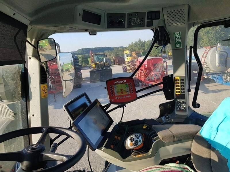 Tracteur agricole Claas Axion 960