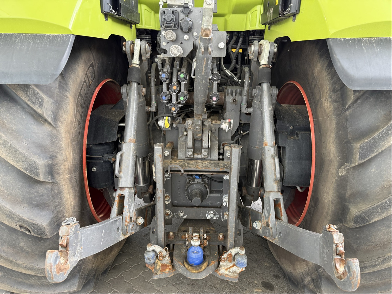 Tracteur agricole Claas Axion 960