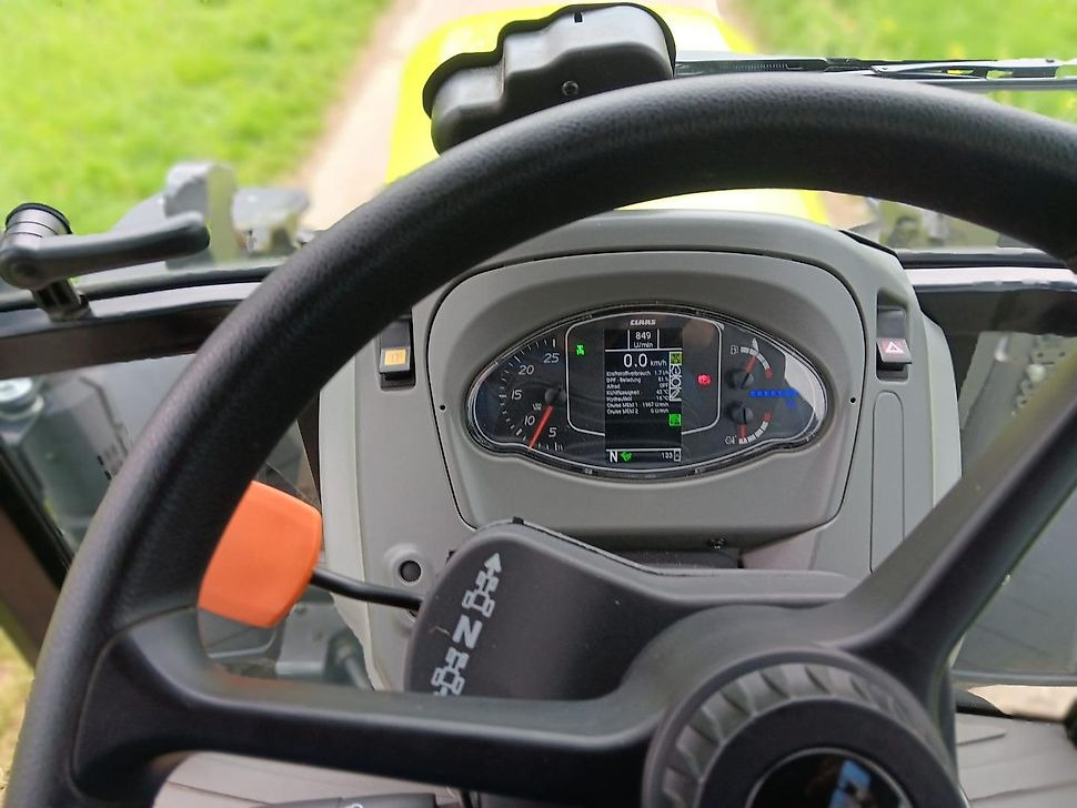 Tracteur agricole Claas Axos 240