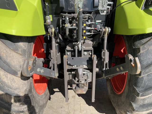 Tracteur agricole Claas Axos 310