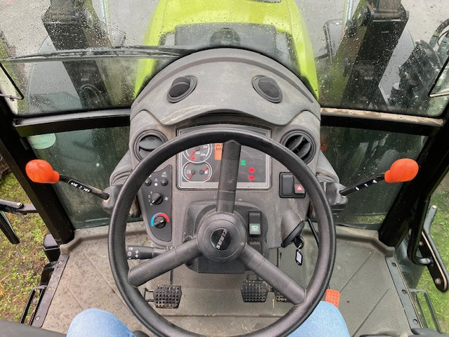 Tracteur agricole Claas Axos 310
