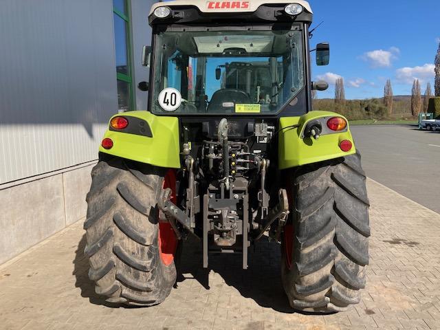 Tracteur agricole Claas Axos 310