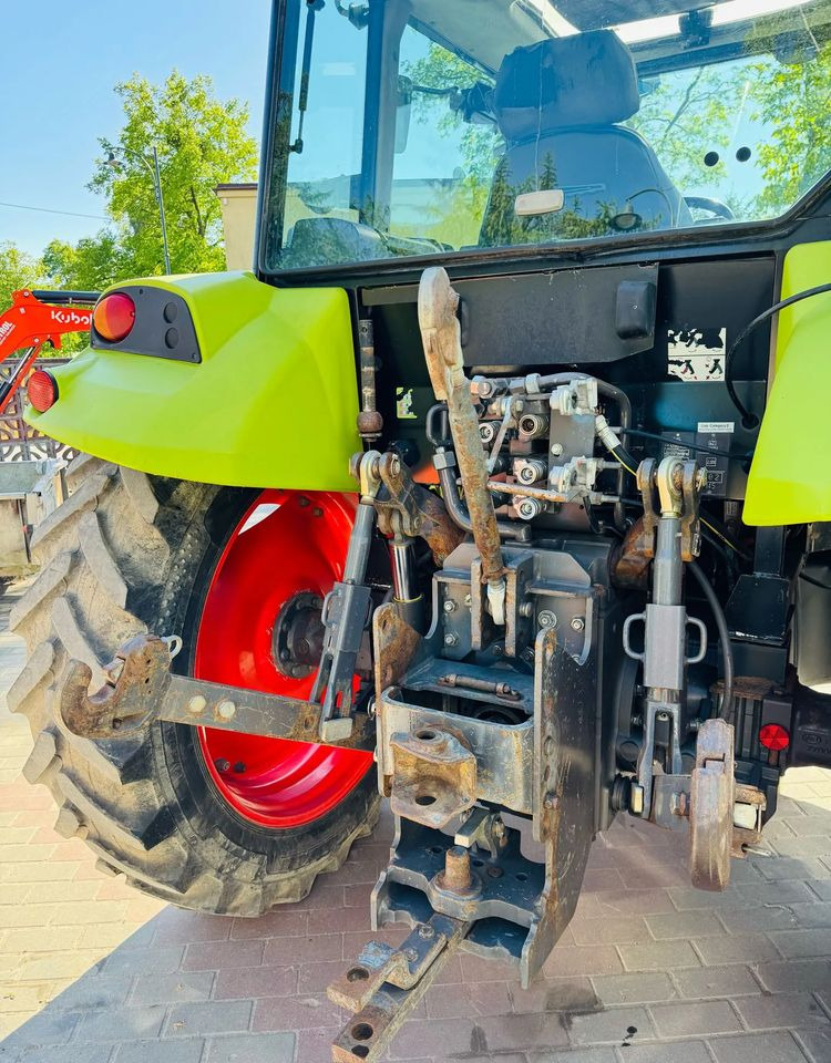 Tracteur agricole Claas Axos 330