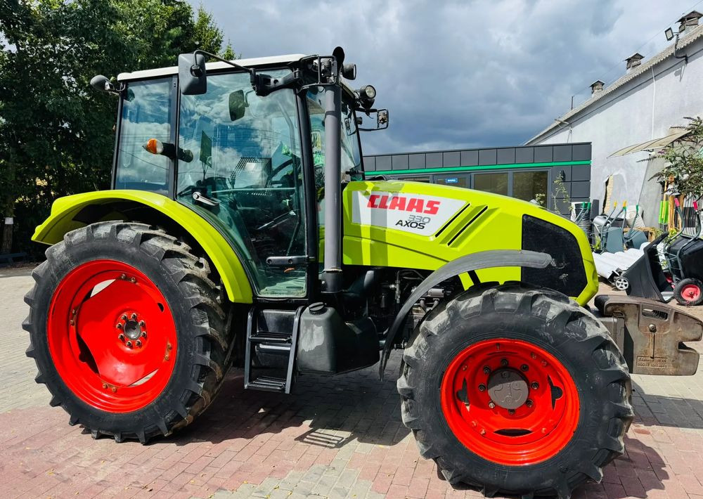 Tracteur agricole Claas Axos 330