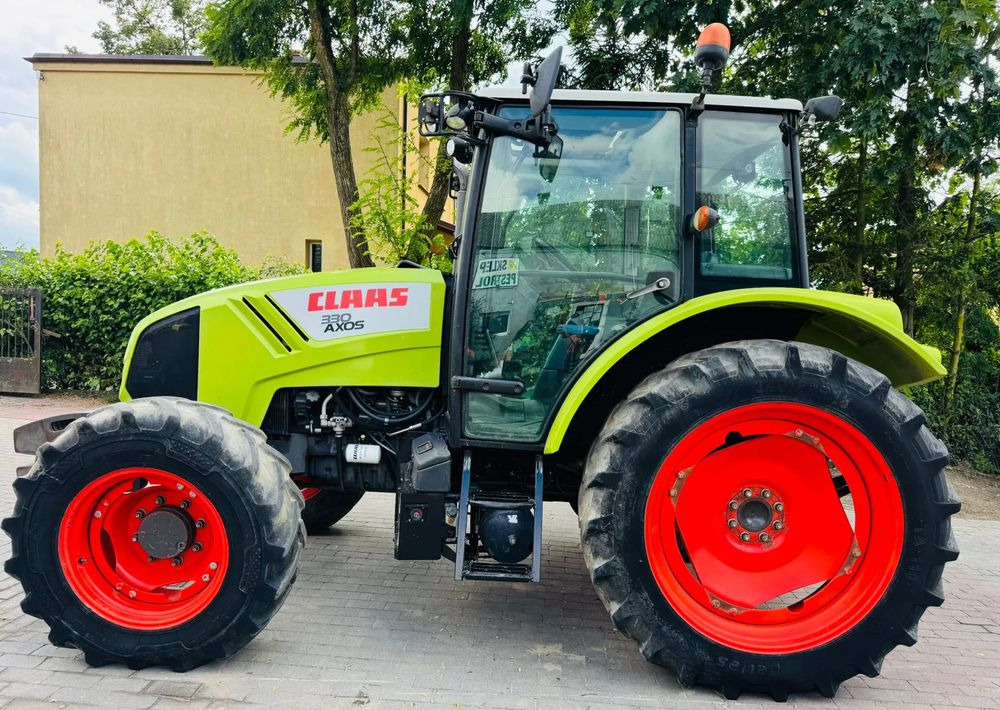 Tracteur agricole Claas Axos 330