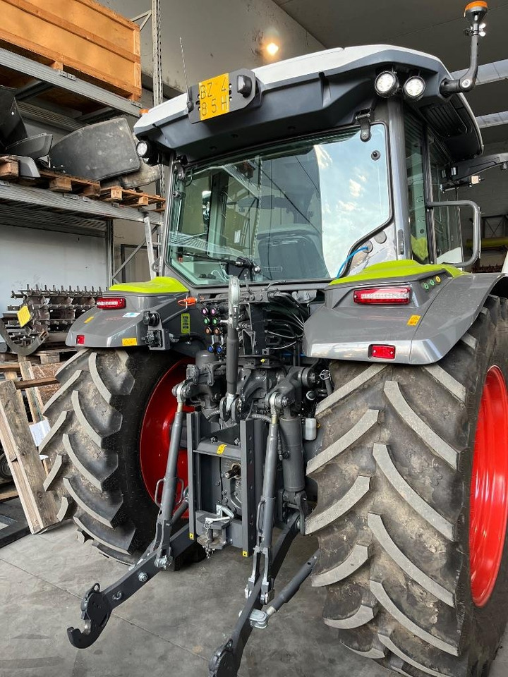 Tracteur agricole Claas Axos 3.105