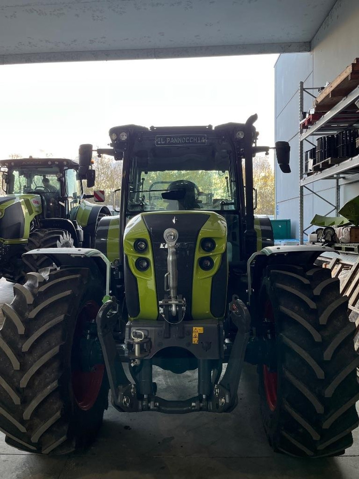 Tracteur agricole Claas Axos 3.105