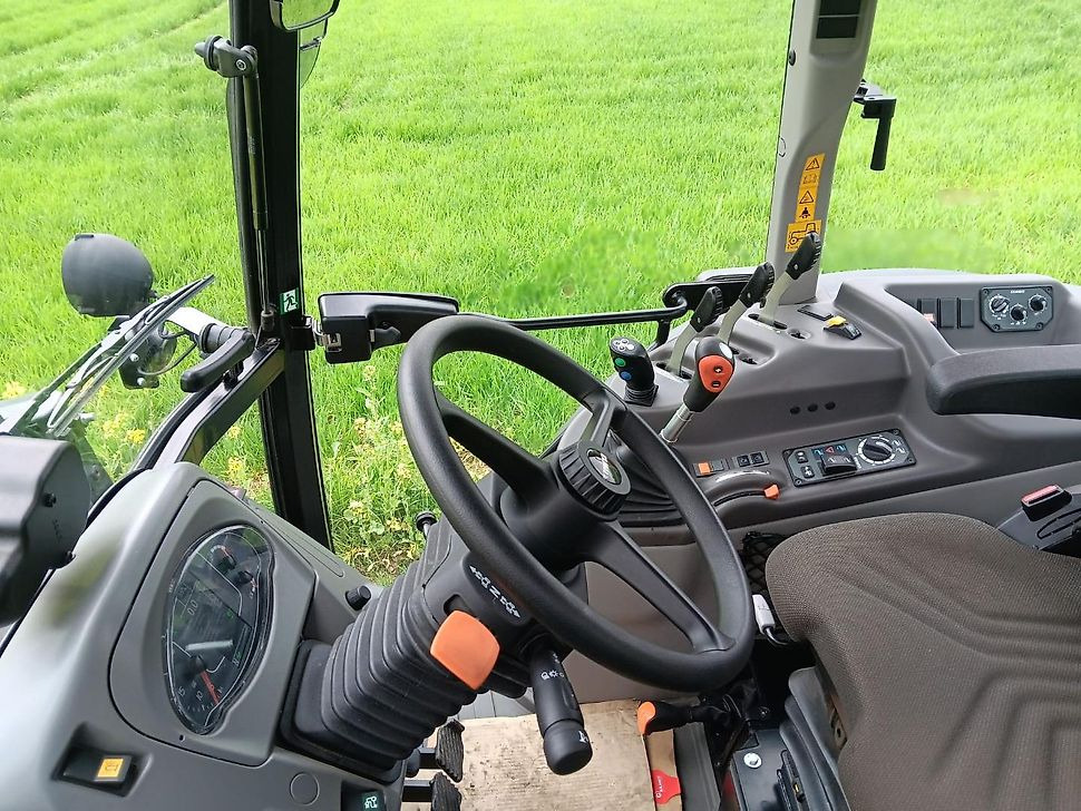 Tracteur agricole Claas CLAAS AXOS 240 Traktor Schlepper Frontlader - Konsolen Klima