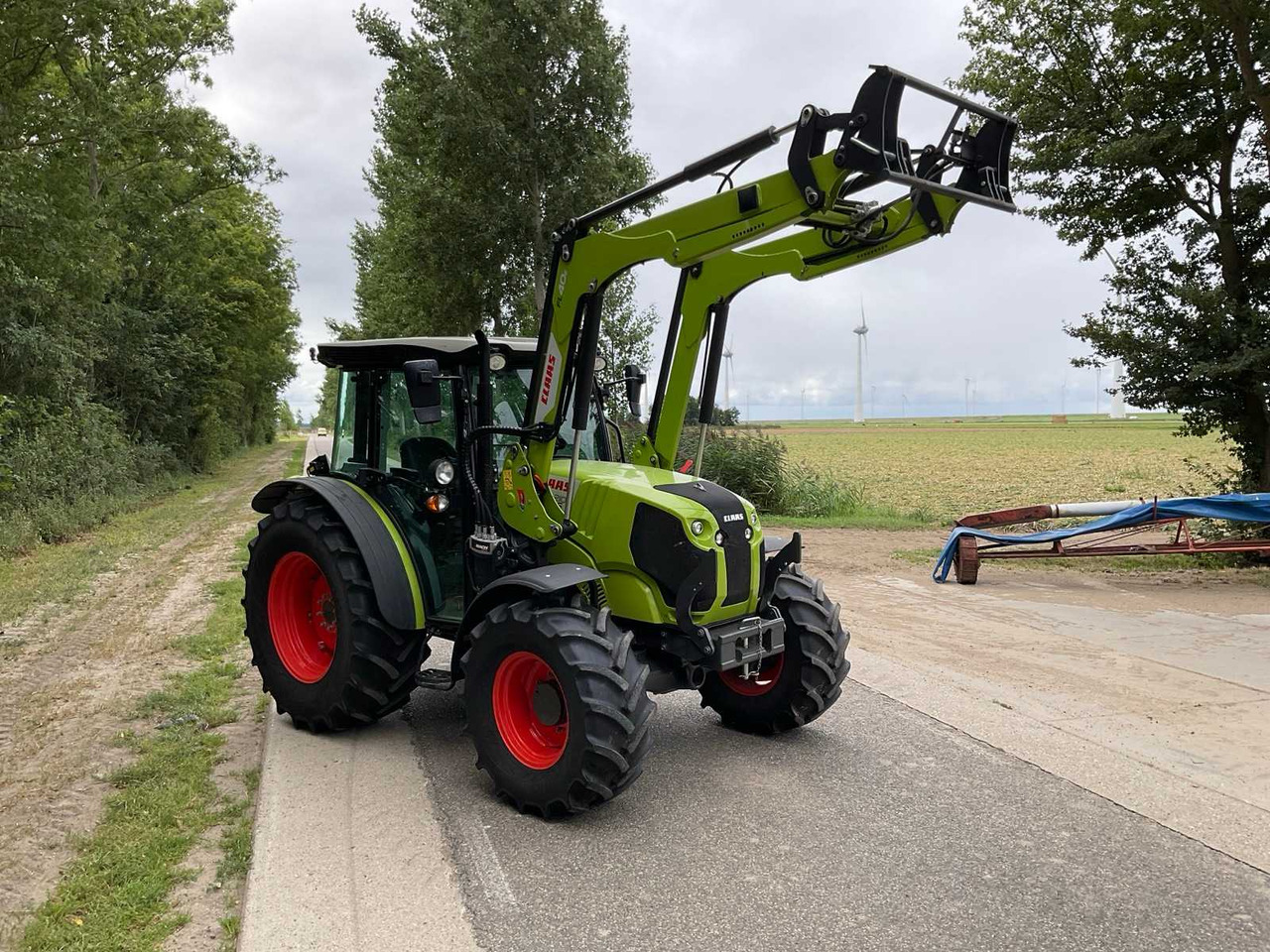 Tracteur agricole Claas Elios 210