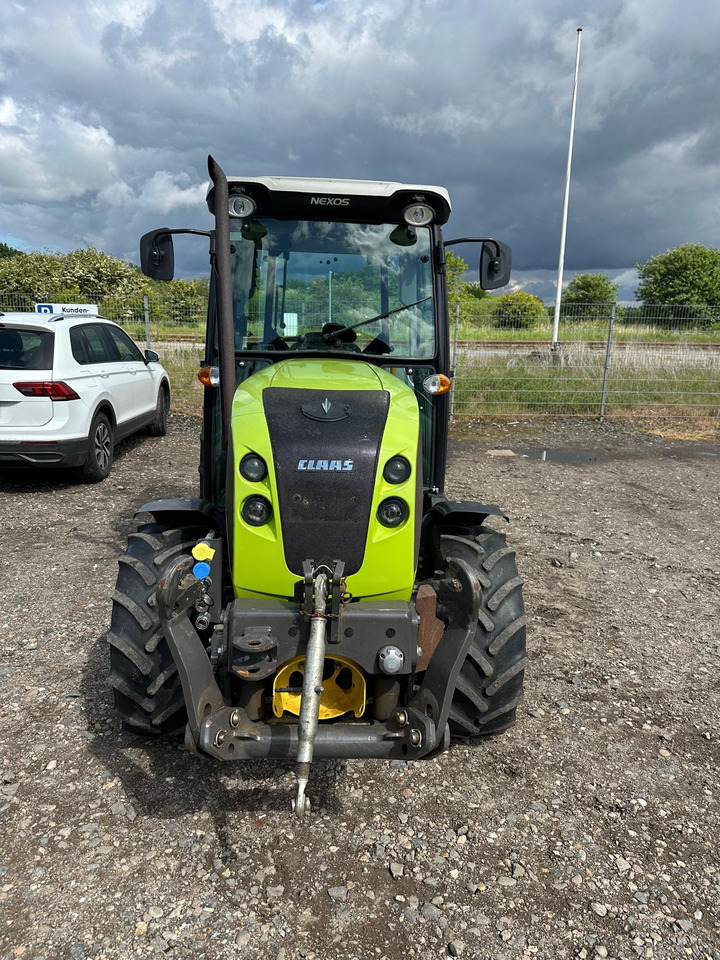 Tracteur agricole Claas Nexos 210 VL