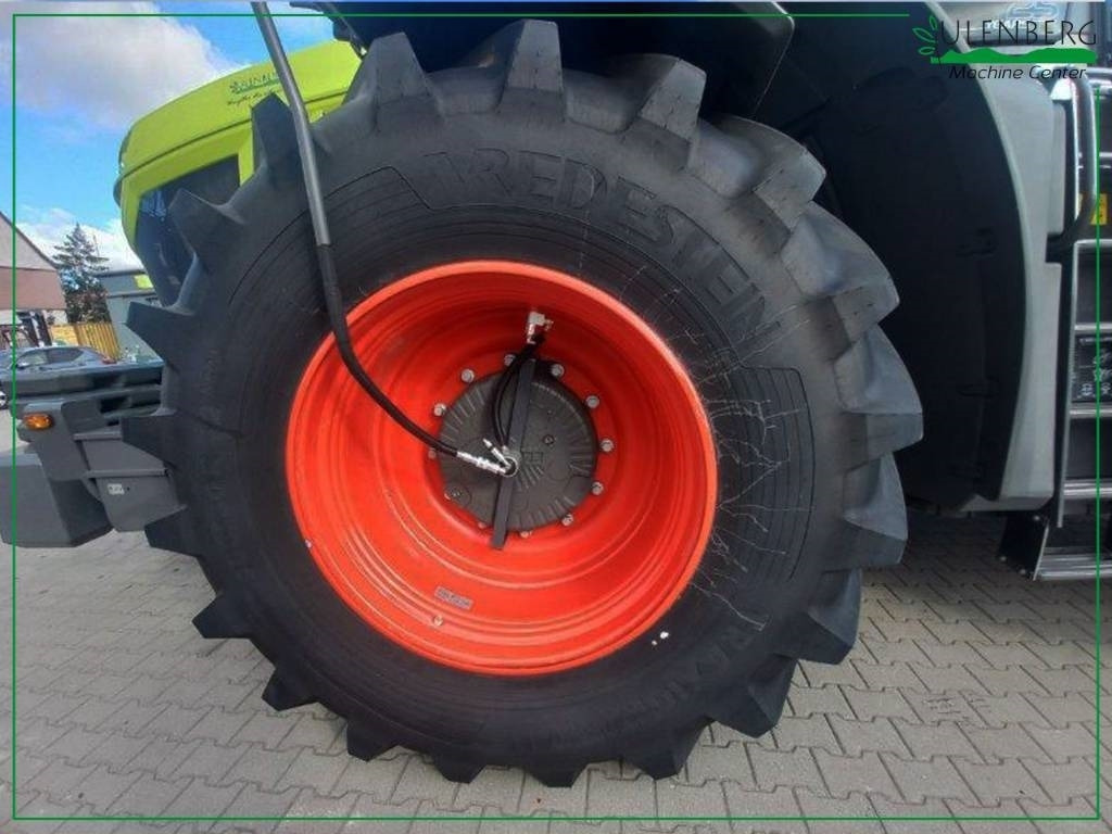 Tracteur agricole Claas XERION 5000