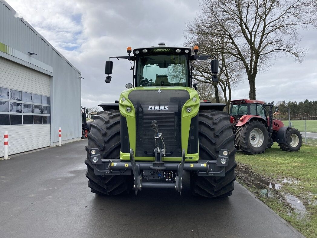 Tracteur agricole Claas XERION 5000 TRAC
