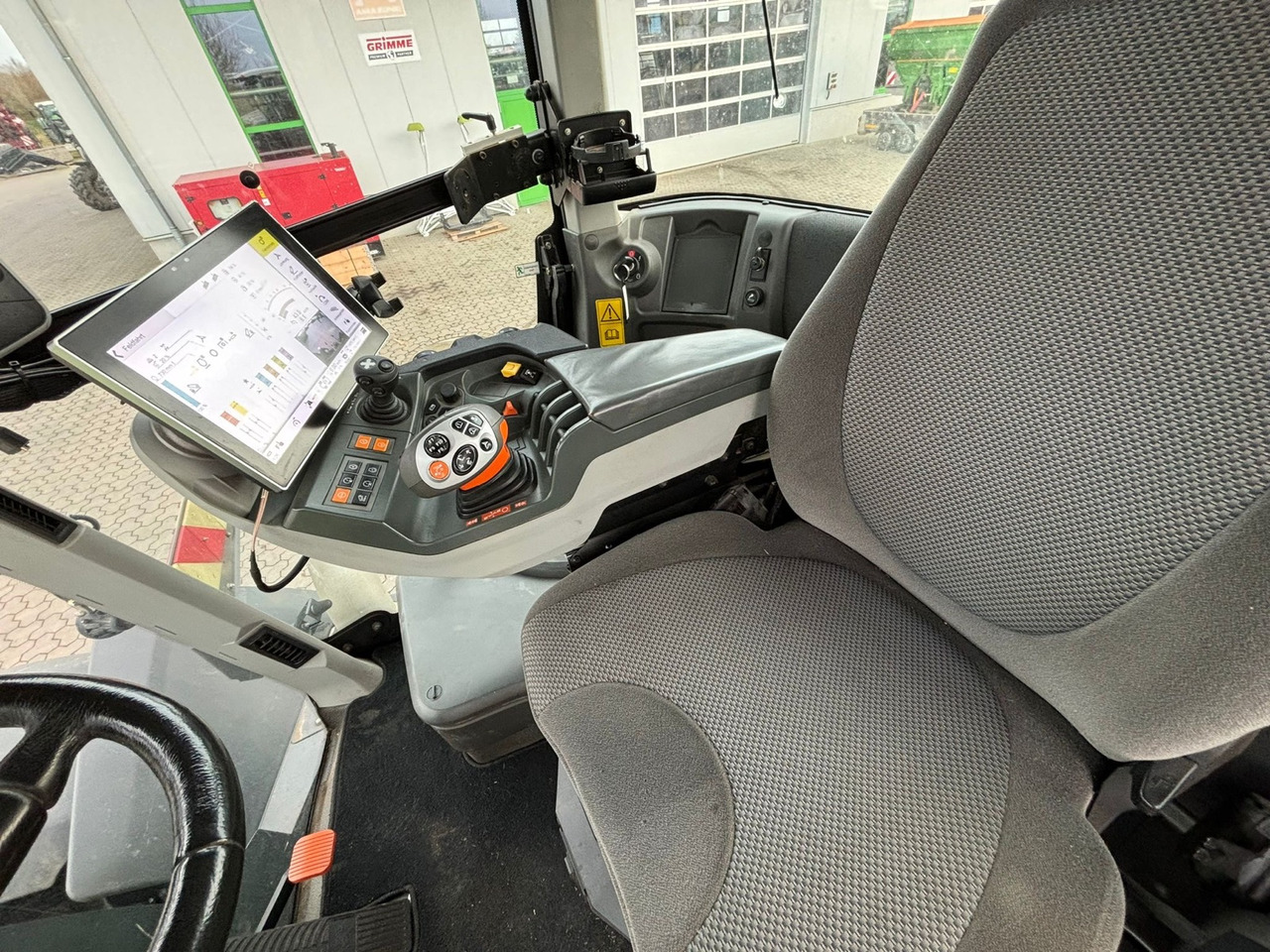 Tracteur agricole Claas Xerion 4200 Trac