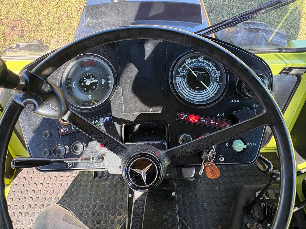 Tracteur agricole DAIMLER-BENZ MB-TRAC 1300 FRONT LOADER