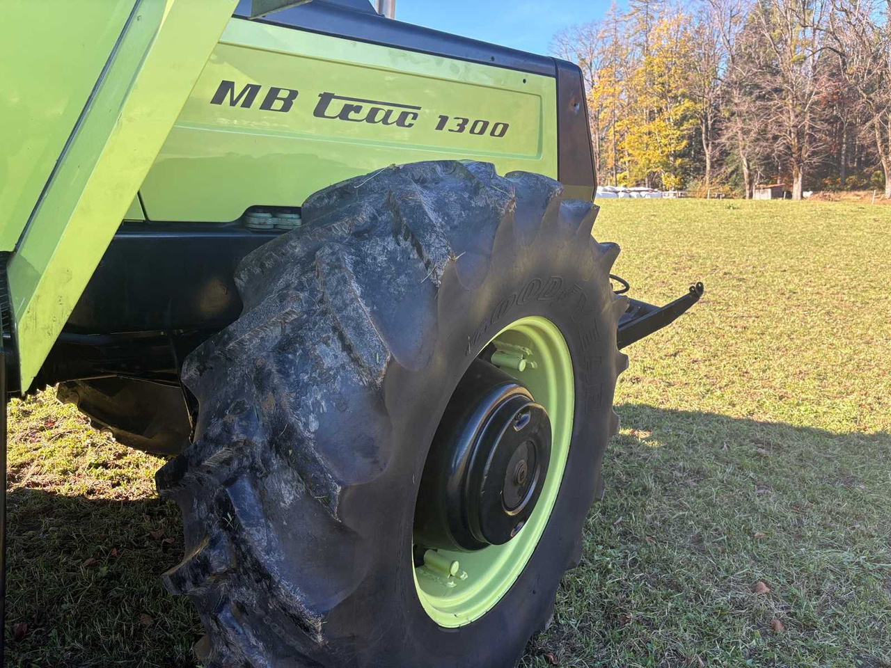 Tracteur agricole DAIMLER-BENZ MB-TRAC 1300 FRONT LOADER