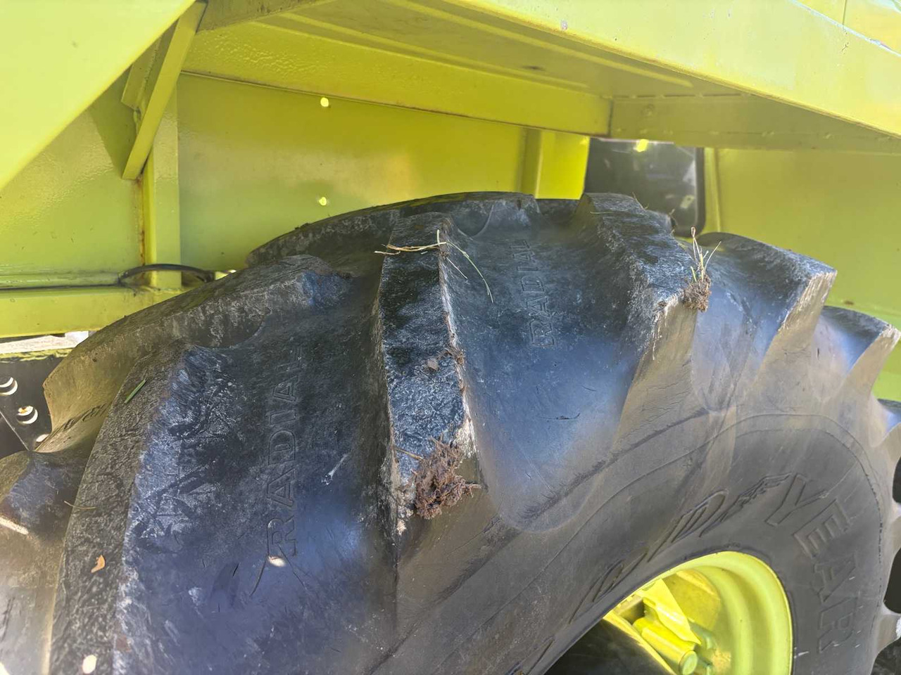 Tracteur agricole DAIMLER-BENZ MB-TRAC 1300 FRONT LOADER