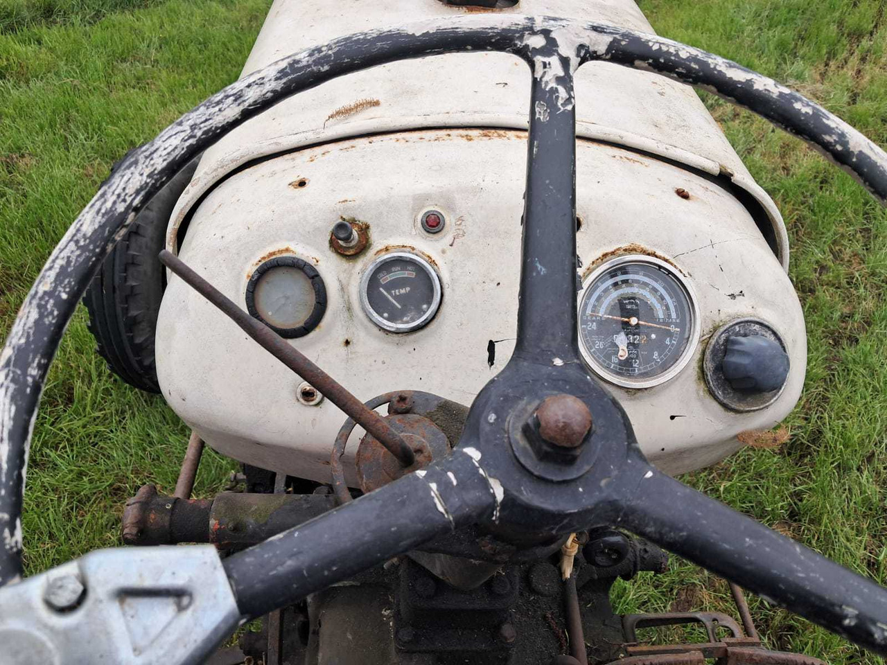 Tracteur agricole David Brown 880