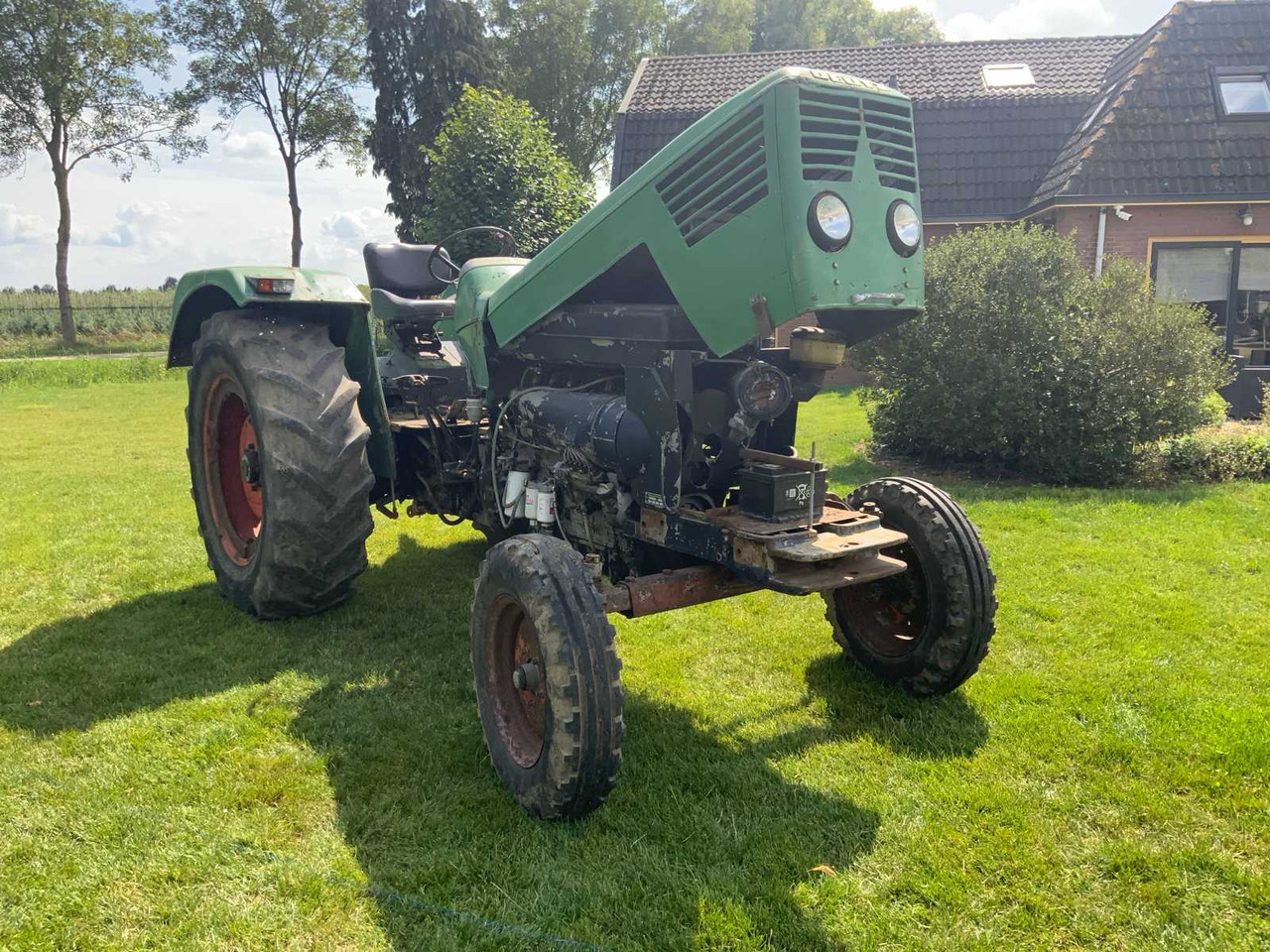 Tracteur agricole Deutz D8006