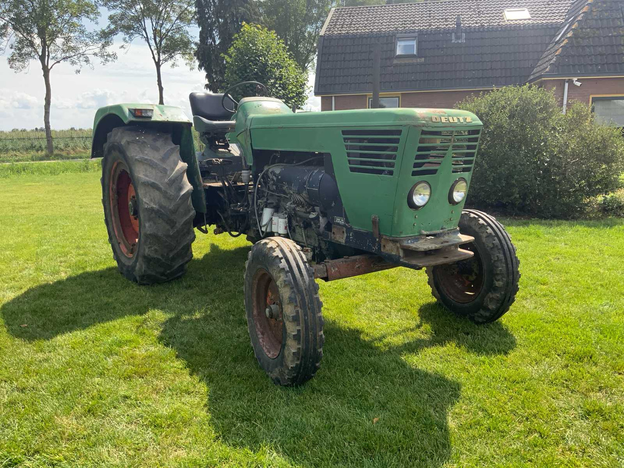 Tracteur agricole Deutz D8006