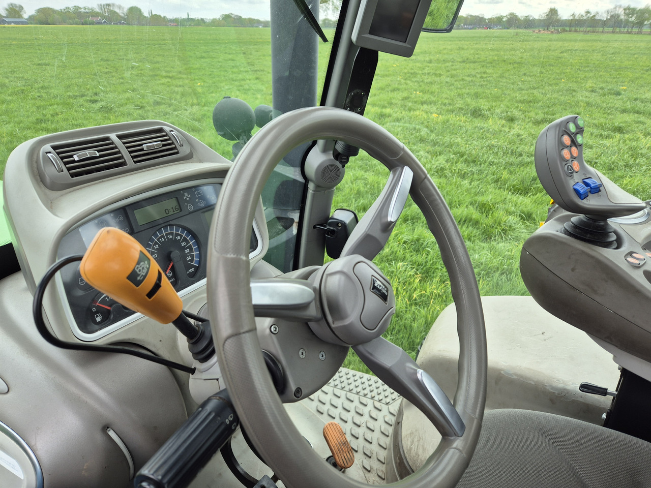 Tracteur agricole Deutz Fahr 6180 TTV met Front Hef / PTO