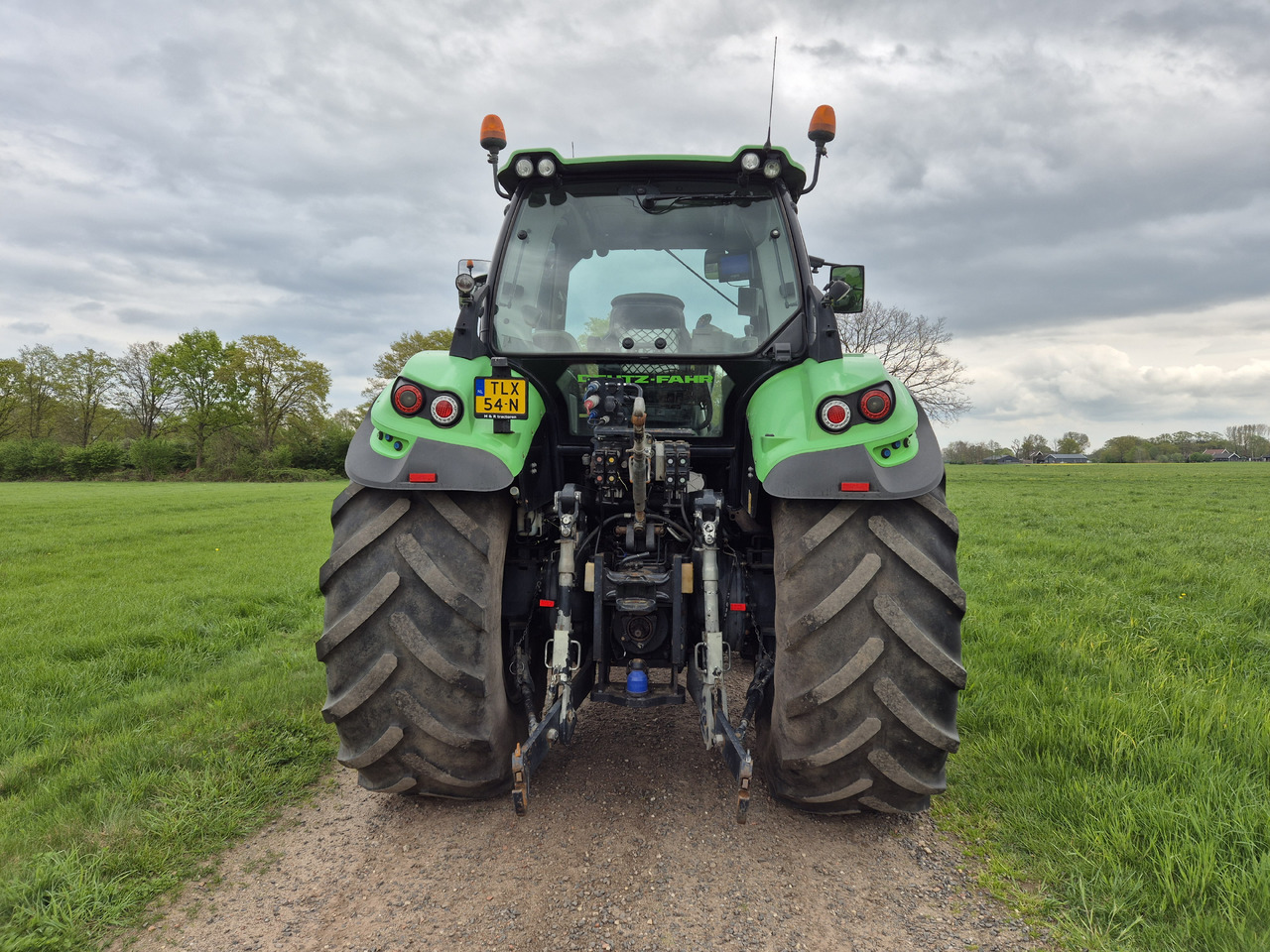 Tracteur agricole Deutz Fahr 6180 TTV met Front Hef / PTO