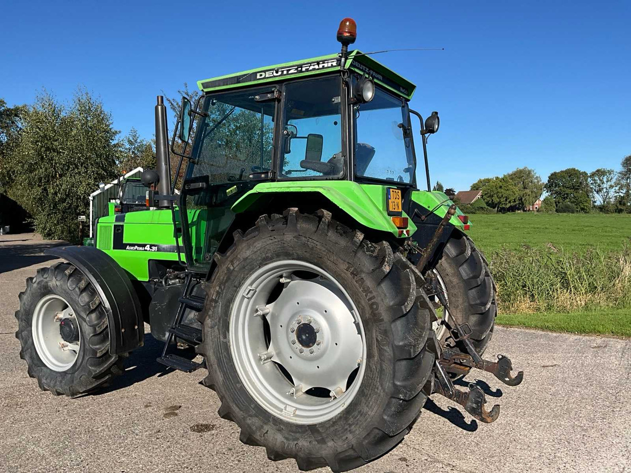 Tracteur agricole Deutz-Fahrenheit AgroPrima 4.31