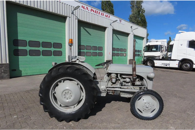 Tracteur agricole Diversen FERGUSON tractor