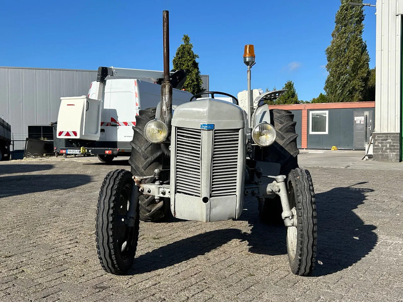 Tracteur agricole Diversen FERGUSON tractor