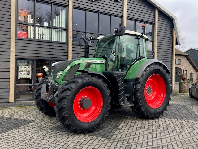 Tracteur agricole FENDT 724 profi plus