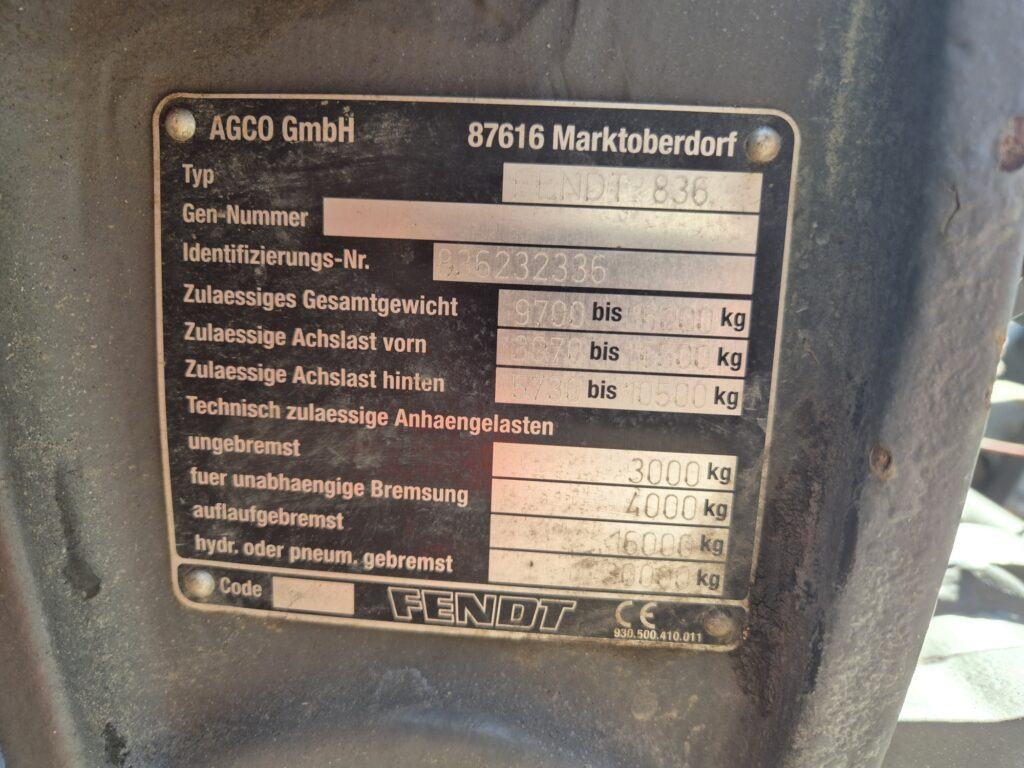 Tracteur agricole FENDT 828