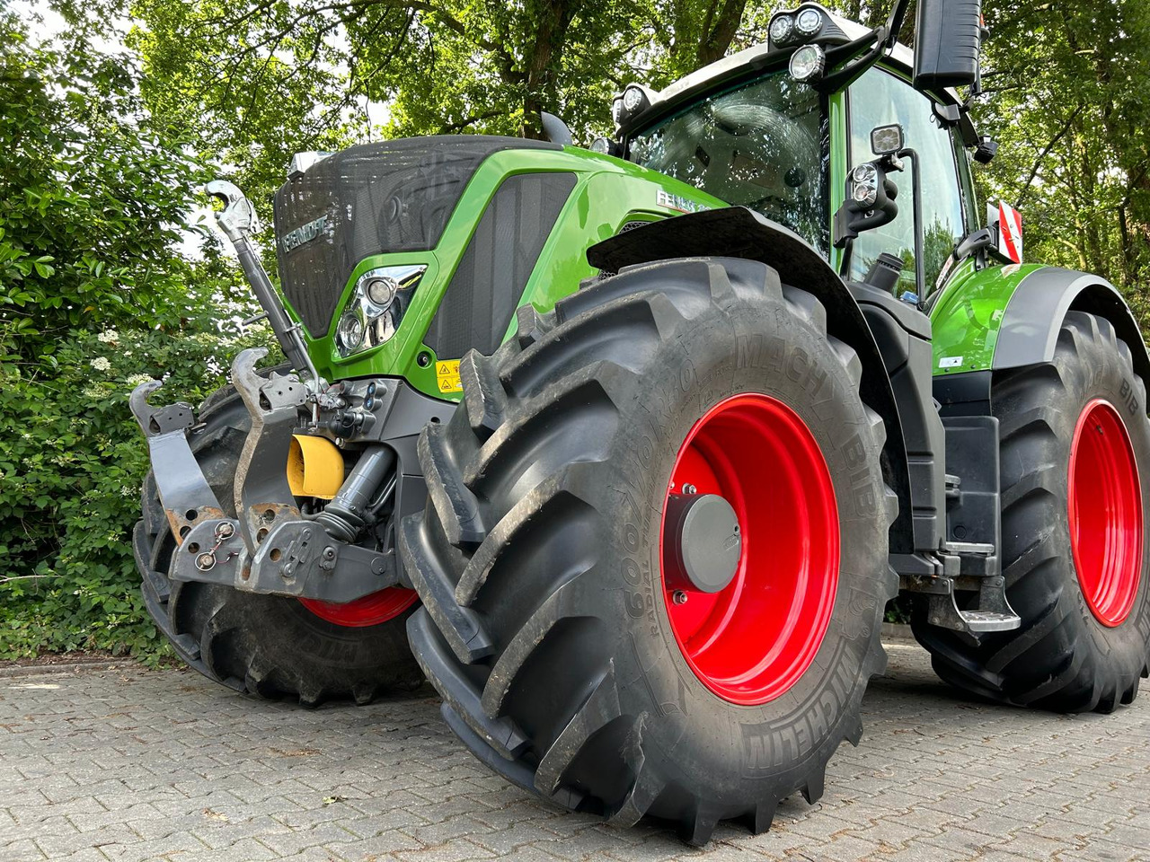Tracteur agricole FENDT 828 Vario S4 ProfiPlus