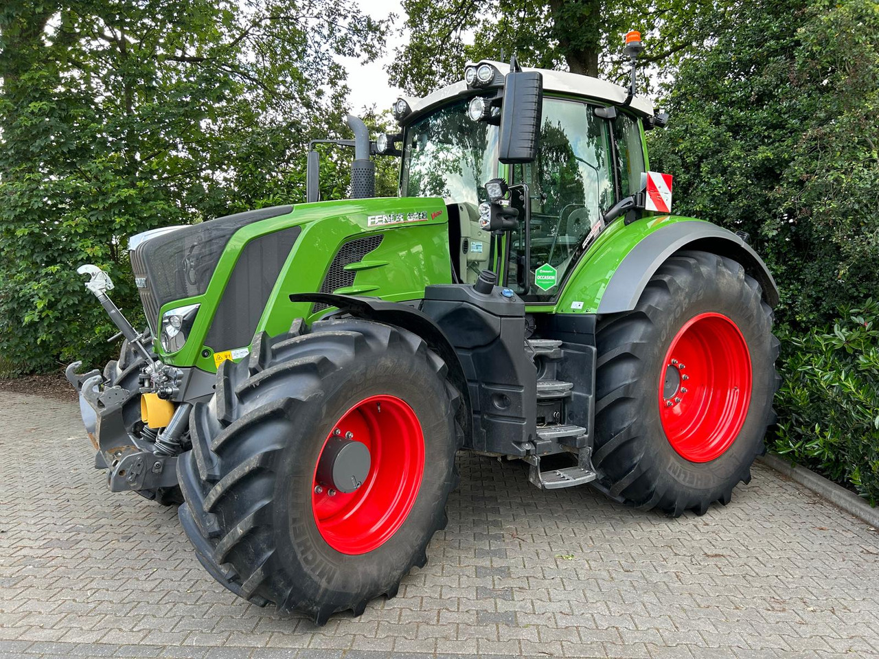 Tracteur agricole FENDT 828 Vario S4 ProfiPlus