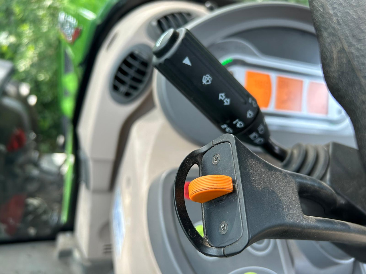 Tracteur agricole FENDT 828 Vario S4 ProfiPlus