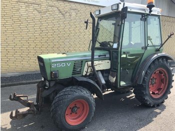 Tracteur agricole Fendt 250 V. Frontlift & Front PTO