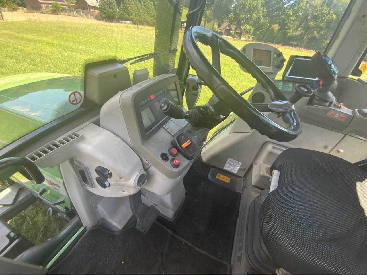 Tracteur agricole Fendt 411 Vario TMS Com 3