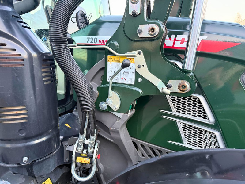 Tracteur agricole Fendt 720 Vario ProfiPlus + Cargo 5X85