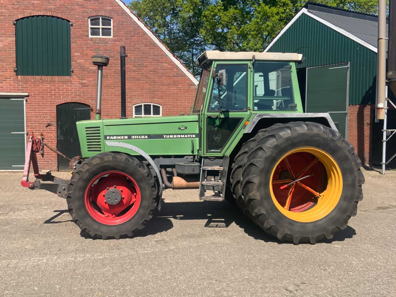 Tracteur agricole Fendt Farmer 311 LSA