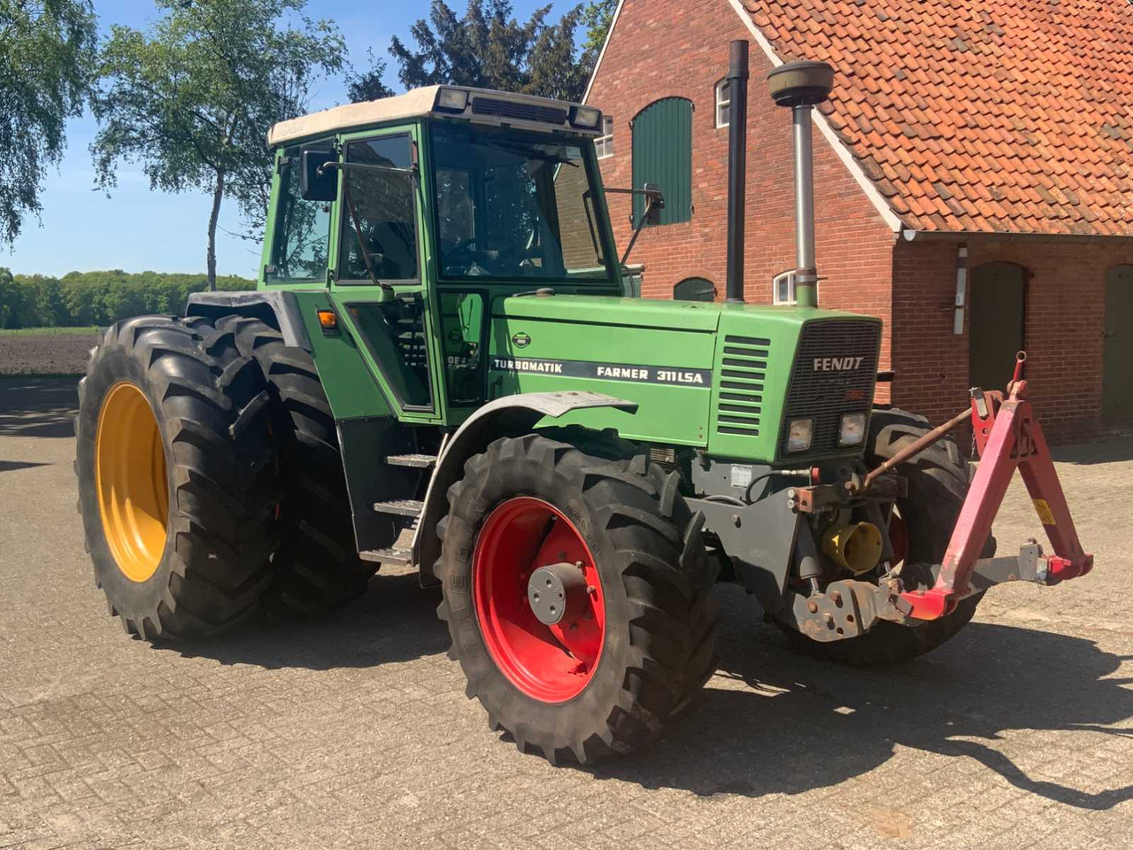 Tracteur agricole Fendt Farmer 311 LSA