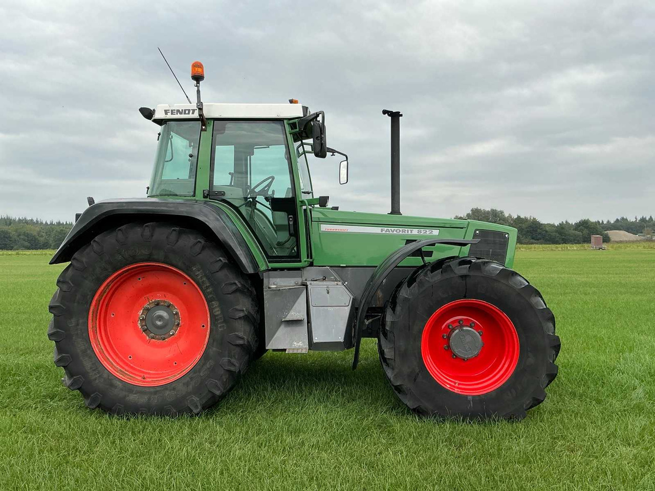 Tracteur agricole Fendt Favorit 822 Turboshift