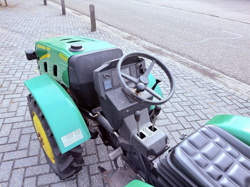 Tracteur agricole Ferrari VIPAR F30L AR