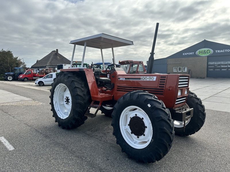 Tracteur agricole Fiat 100-90 DT