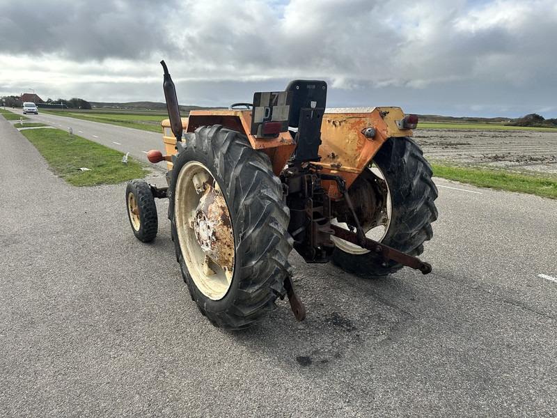 Tracteur agricole Fiat 640